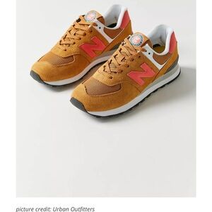 New Balance 574 Women's Honey and Pink Sneakers! Perfect for fall days 💕